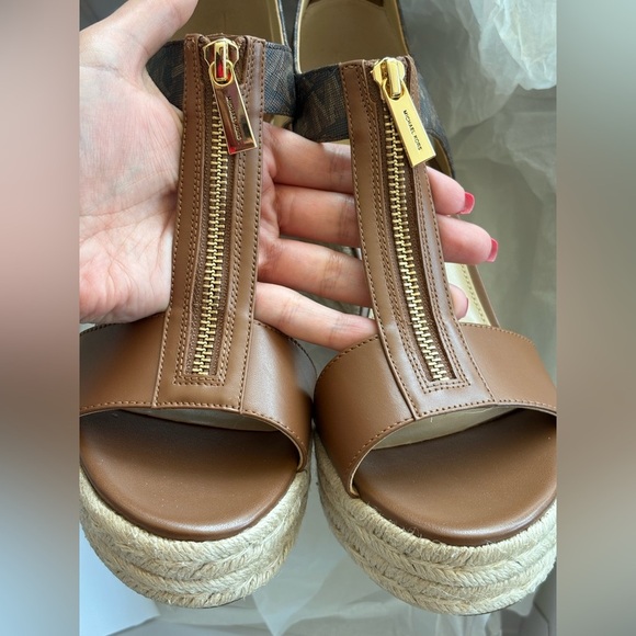 Michael Kors Berkley Mid Wedge Leather Sandals – Size 8.5M - Picture 7 of 12